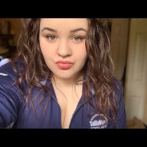 Meet your Posher, Abigail